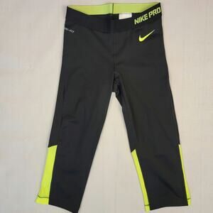 Nike Pro Dri-Fit Capri Essential Running Legging